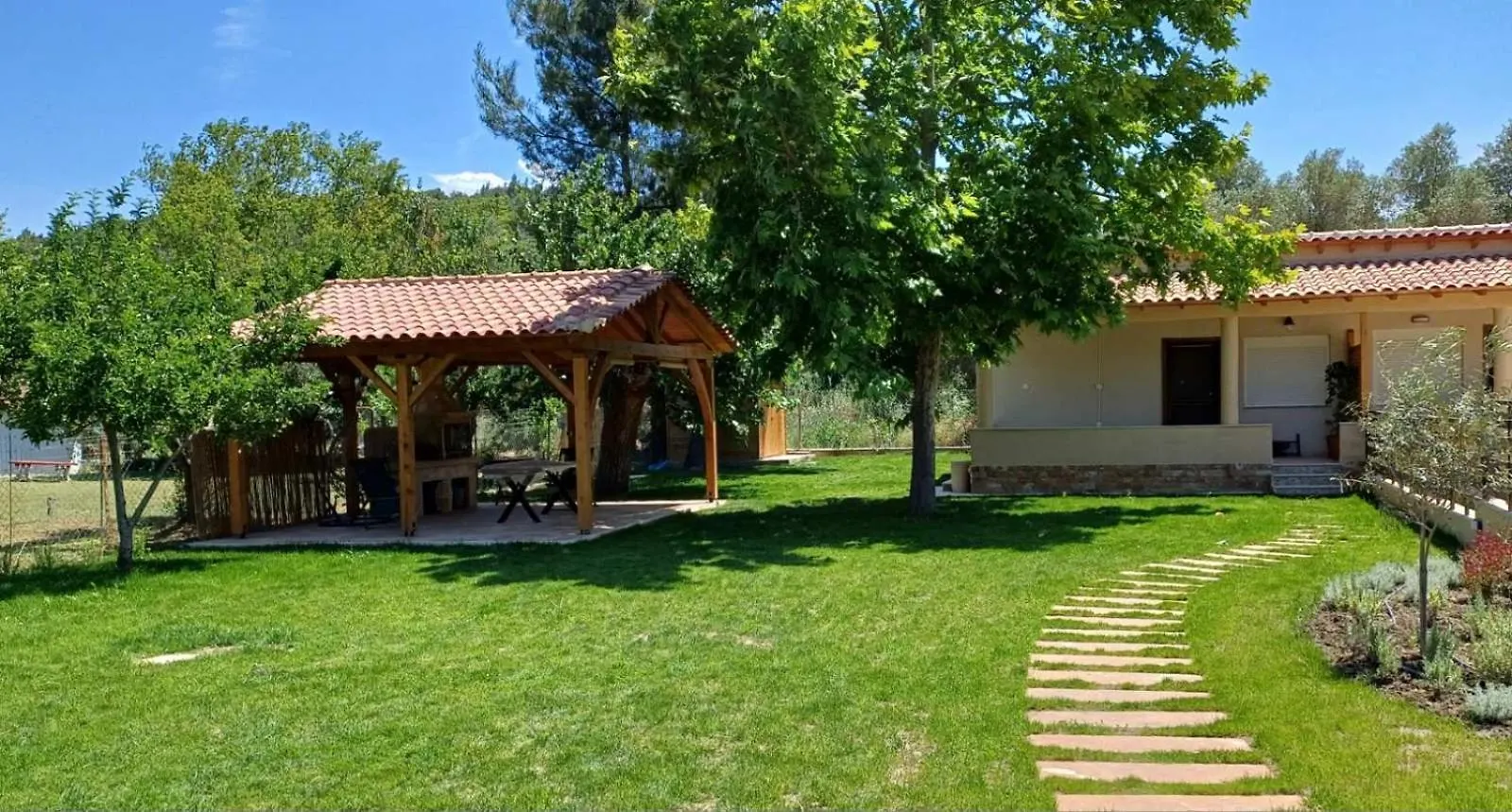 Berry House Nikiti Villa